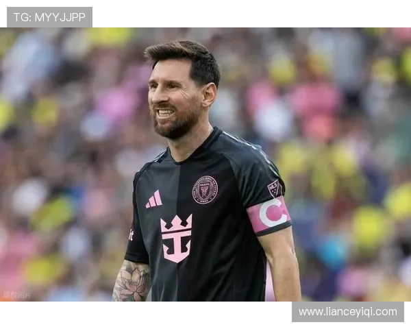 梅西加盟迈阿密国际后首度亮相球场 震撼球迷展现超凡技术