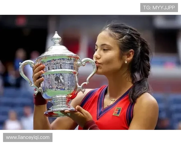 网球界新星崛起 打破纪录勇夺大满贯冠军成焦点